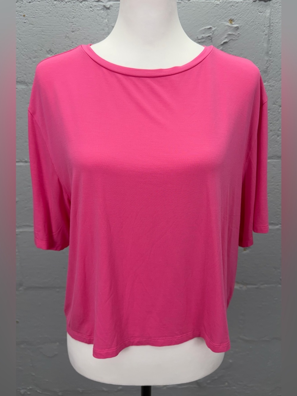 Tavi Women's Super Soft Cropped Yoga Short Sleeve Top Size Large